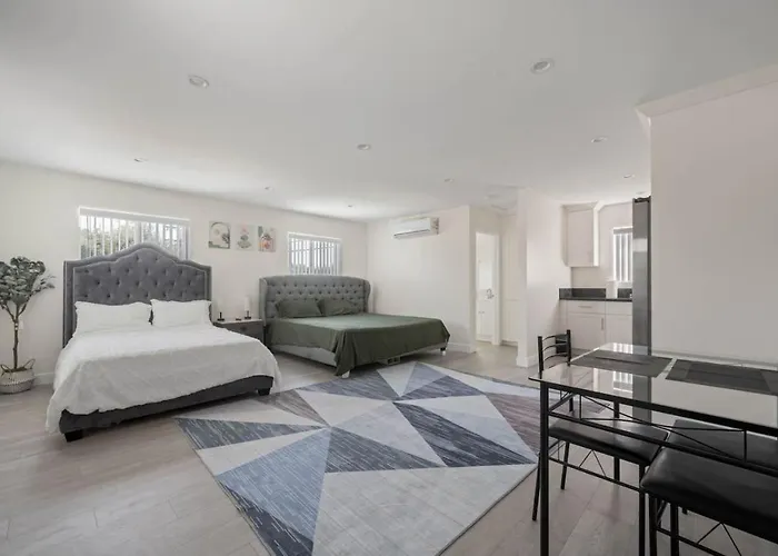 Prime New Beautiful Studio In Burbank